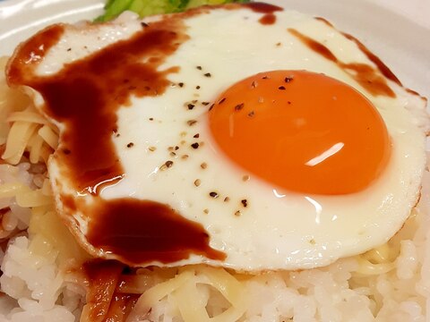 子供が喜ぶハンバーグなしの(^^;)ロコモコ風丼♪